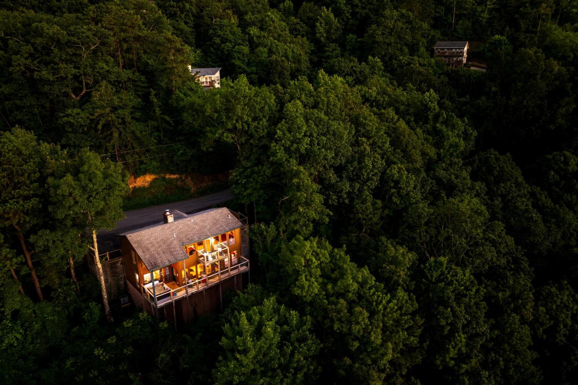Elevista - Quaint&Private-Views-Hottub-Pooltable-Bears-3 Clubhouse Pools Villa Gatlinburg Exterior foto