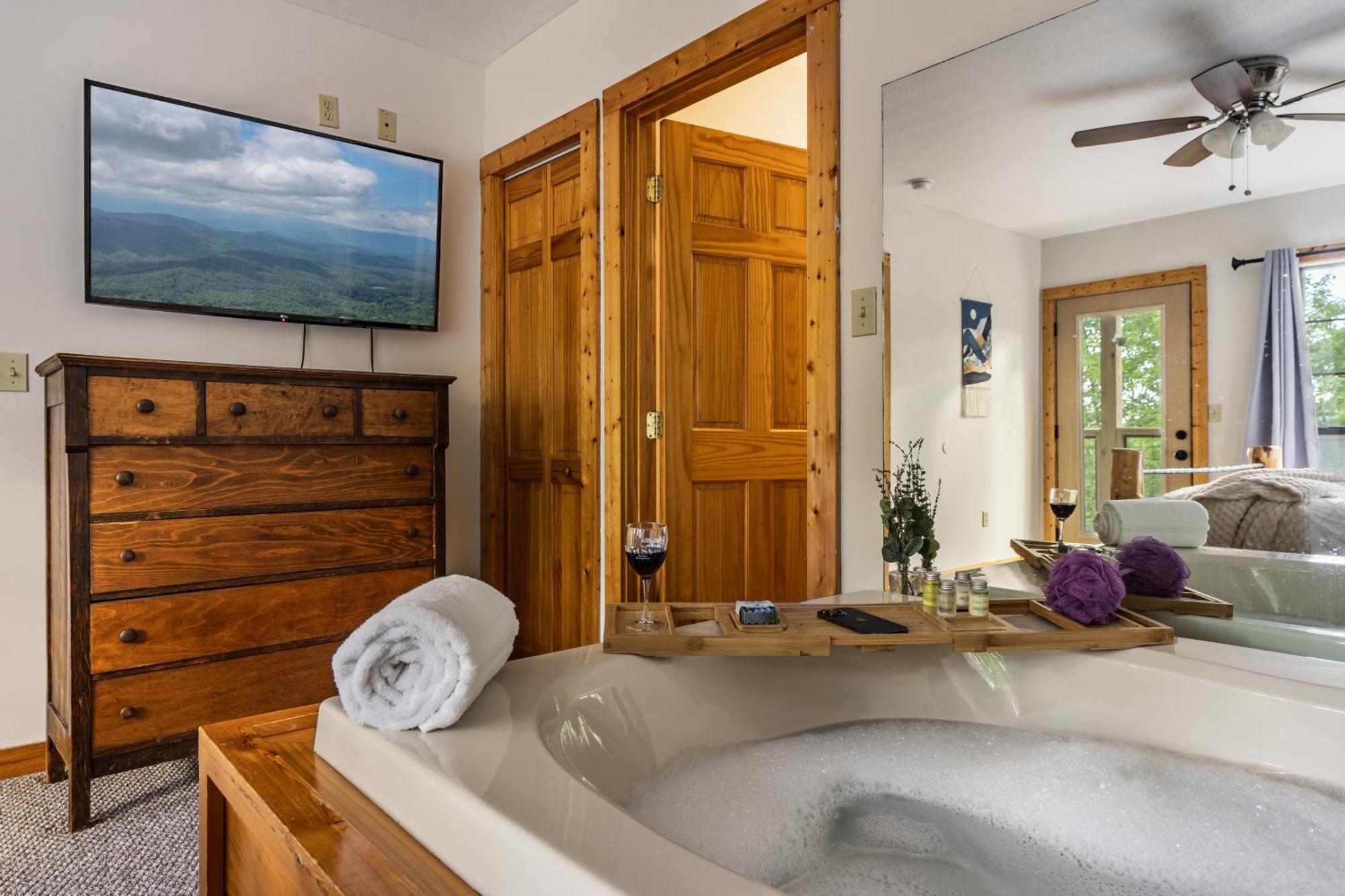 Elevista - Quaint&Private-Views-Hottub-Pooltable-Bears-3 Clubhouse Pools Villa Gatlinburg Exterior foto
